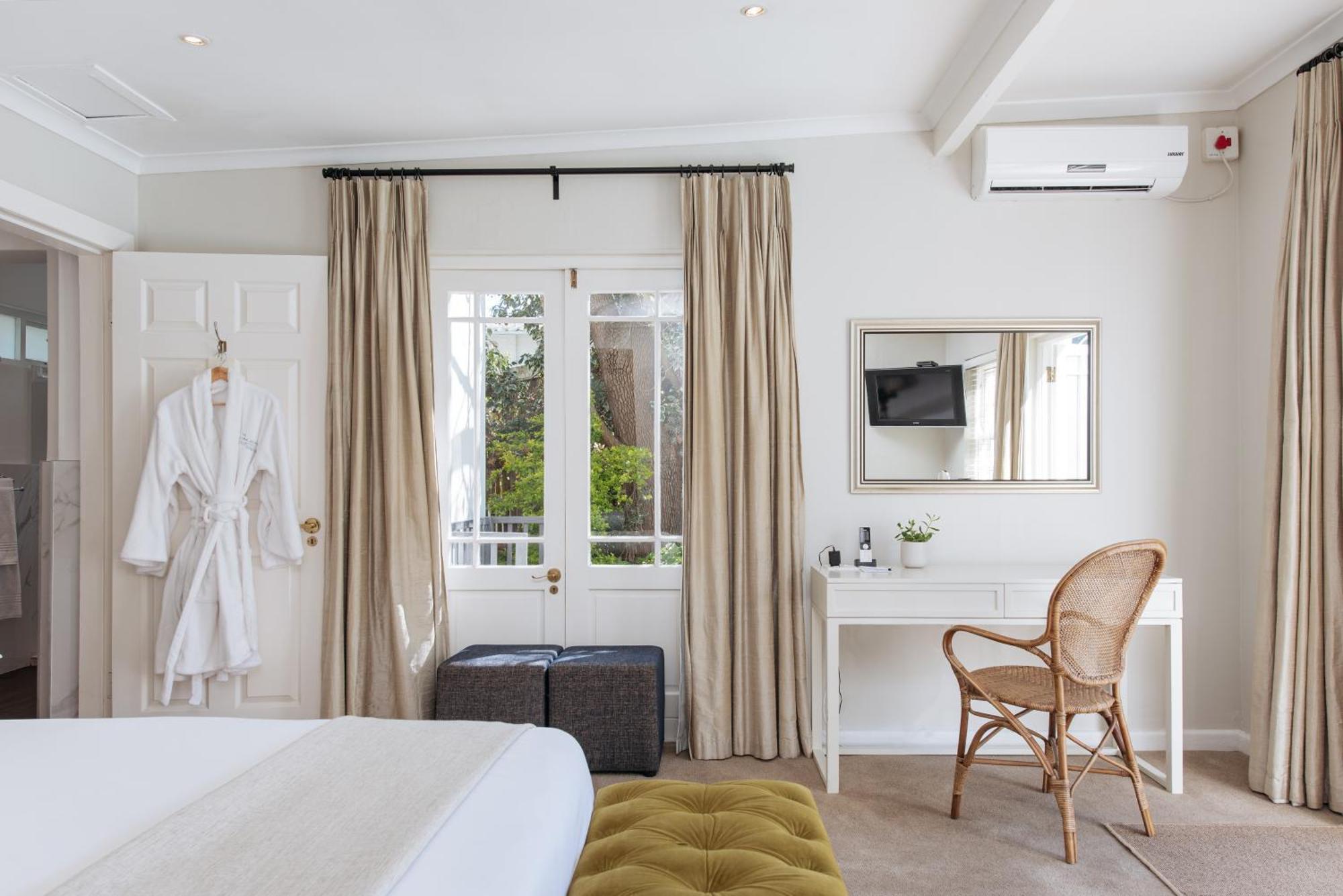 River Manor Boutique Hotel By The Living Journey Collection Стеленбош Екстериор снимка